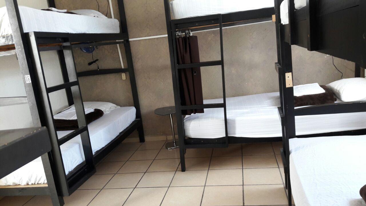 Hostal Yapa León Exteriör bild